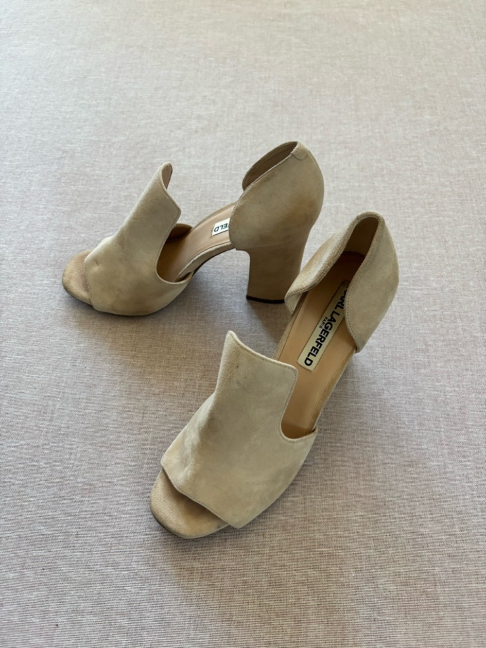 Karl Lagerfeld Paris cream suede d’Orsay cutout peep toe pumps 6.5 - Picture 6 of 10